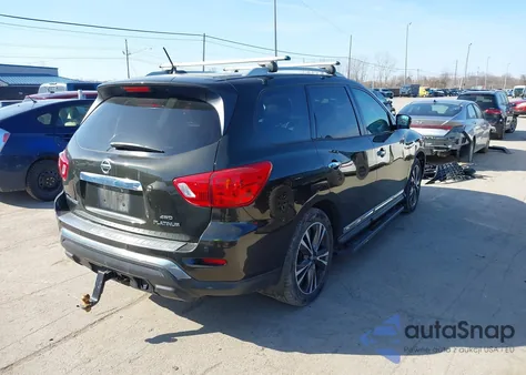 2017 Nissan Pathfinder Platinum из США, поврежденный, VIN 5N1DR2MM2HC624002